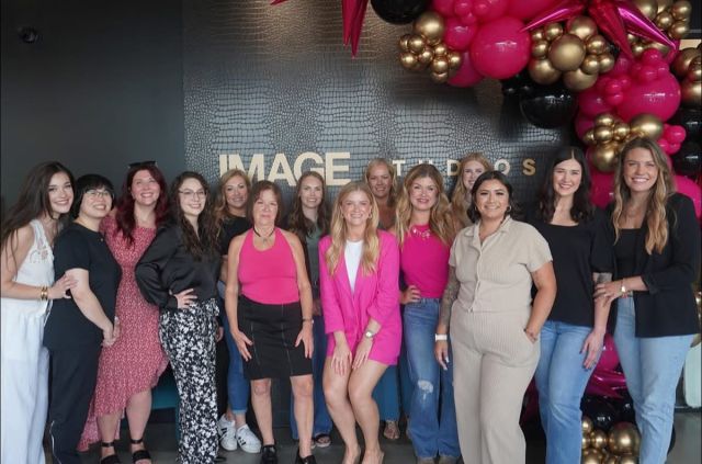 Missing a few members of the crew - but we love our @imagestudiosnwa fam! 

Check out all of the amazing people this building houses on the website 🩷