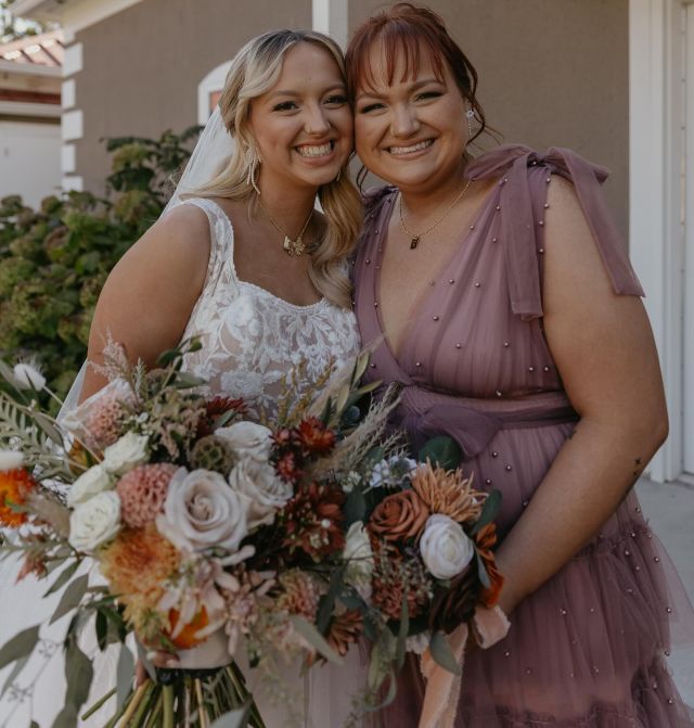 These moments are why I’m so grateful for what I do — seeing my clients glowing on their favorite days means everything!